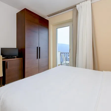 贝拉维斯塔酒店 提尼亚类