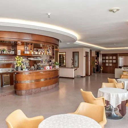 贝拉维斯塔酒店 3* 提尼亚类